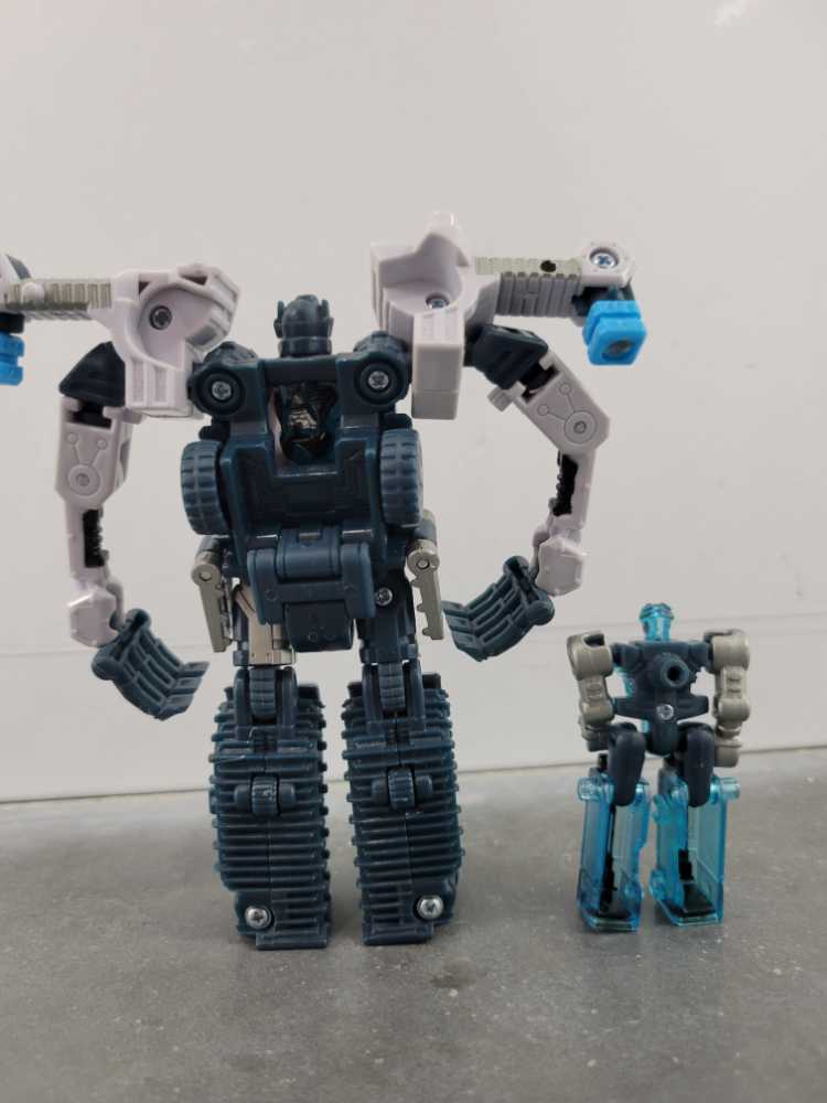 Icepick with Chainclaw - Hasbro (Power Core Combiners) action figure collectible - Main Image 4