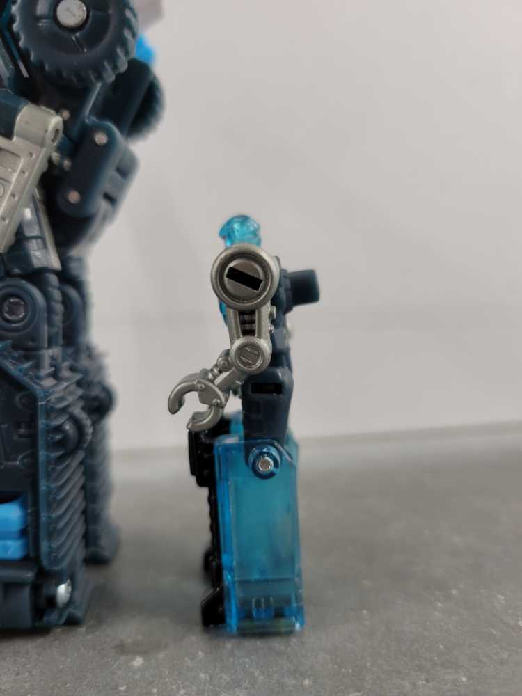 Chainclaw with Icepick  - Hasbro (Power Core Combiners) action figure collectible - Main Image 4