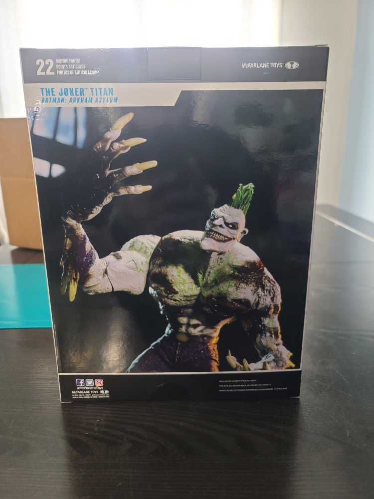 McFarlane DC Multiverse Mega-Fig The Joker Titan - McFarlane Toys™ (Comic Book) action figure collectible - Main Image 2