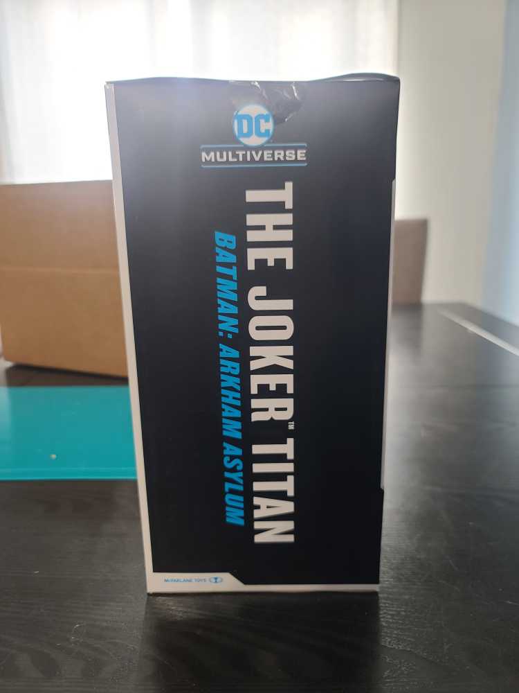 McFarlane DC Multiverse Mega-Fig The Joker Titan - McFarlane Toys™ (Comic Book) action figure collectible - Main Image 3