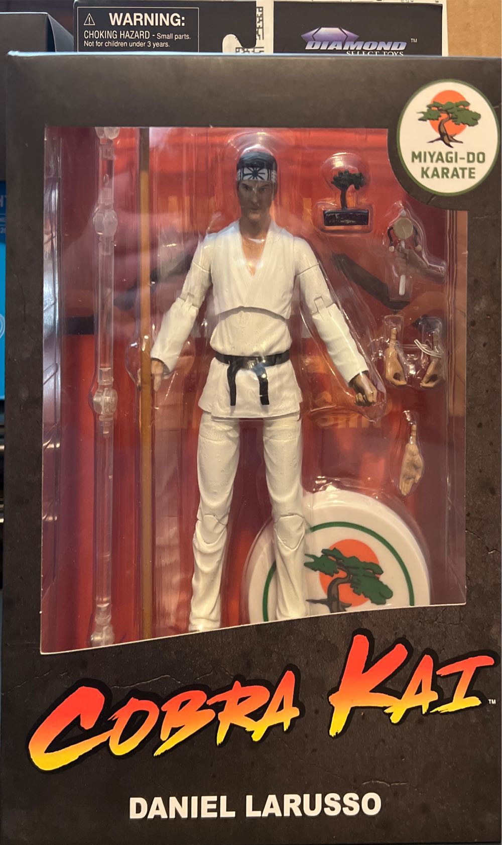 Diamond Select Toys Cobra Kai: Daniel Larusso Action Figure Multicolor - Diamond Select (The Karate Kid - Cobra Kai) action figure collectible [Barcode 699788843802] - Main Image 2