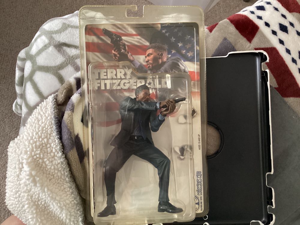McFarlane Toys Collector’s Club - Terry Fitzgerald  (Movie Maniacs) action figure collectible - Main Image 3