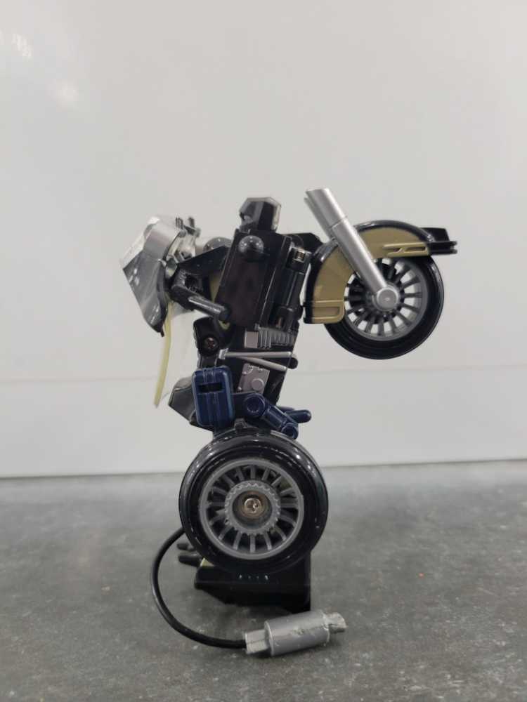 Axer (Missing Left Arm) - Hasbro (Robots In Disguise RID) action figure collectible - Main Image 3