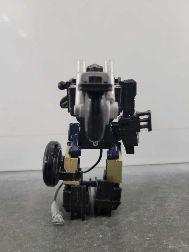 Axer (Missing Left Arm) - Hasbro (Robots In Disguise RID) action figure collectible - Main Image 4