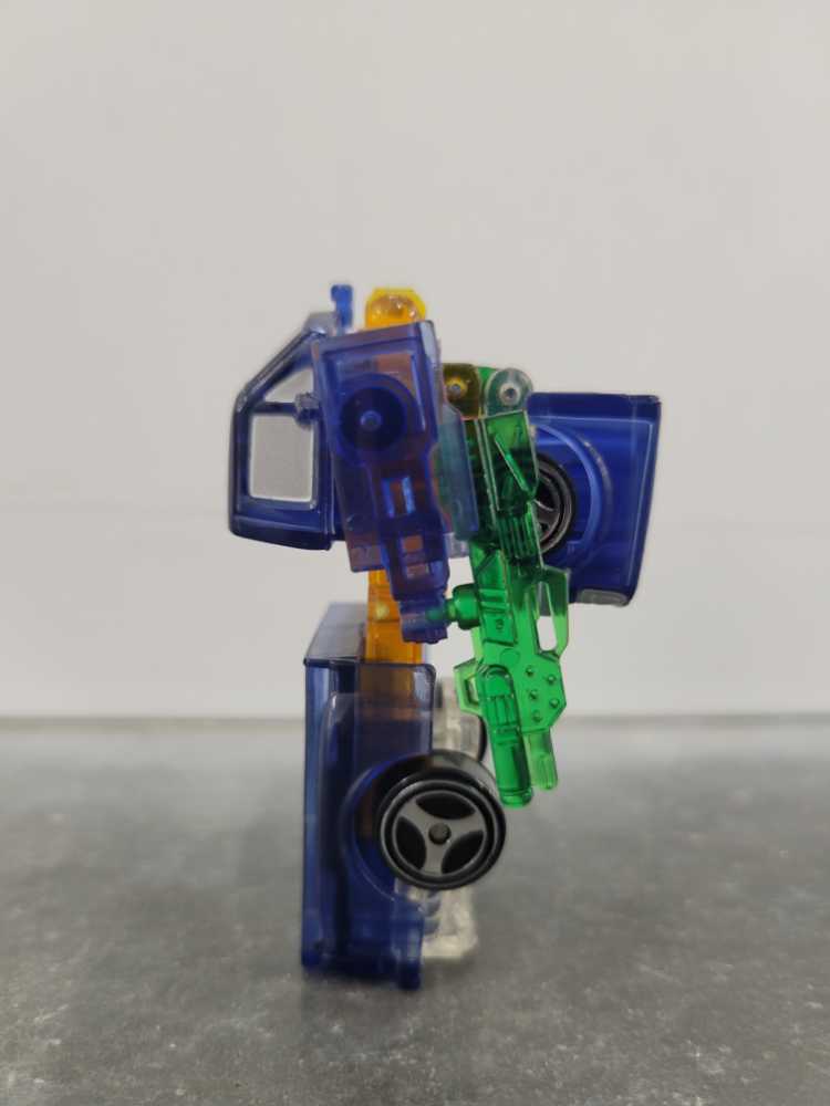 Ironhide - Hasbro (Universe) action figure collectible - Main Image 2