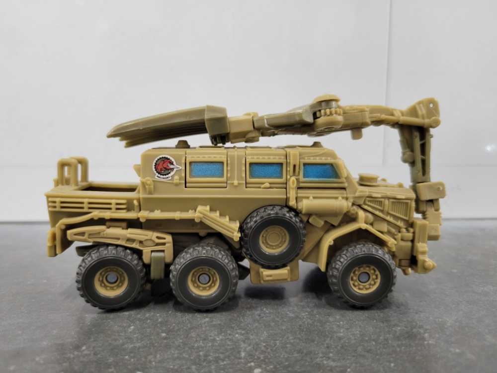 Bonecrusher 4th Vehicle Mode - Hasbro (Movie) action figure collectible - Main Image 3