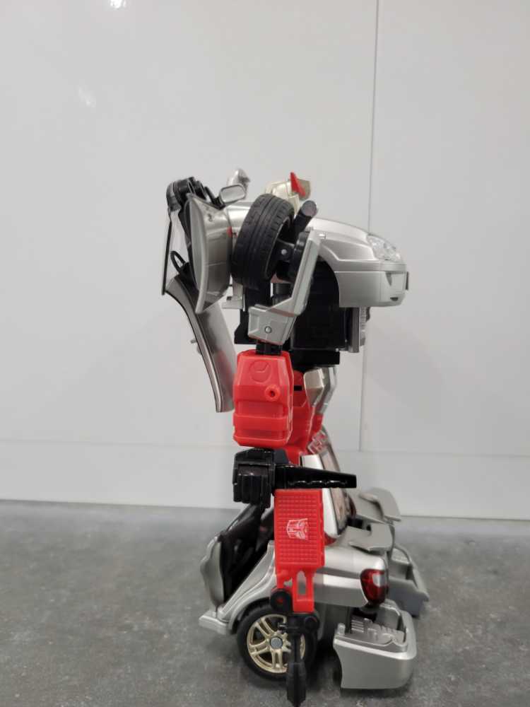 Silverstreak 2nd Robot Mode - Hasbro (Alternators) action figure collectible - Main Image 3