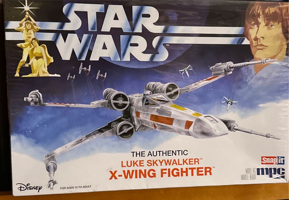 CANDLE: Easter Bath and Bodyworks Happy Easter Raspberry And Whipped Vanilla  Single Wick 2022