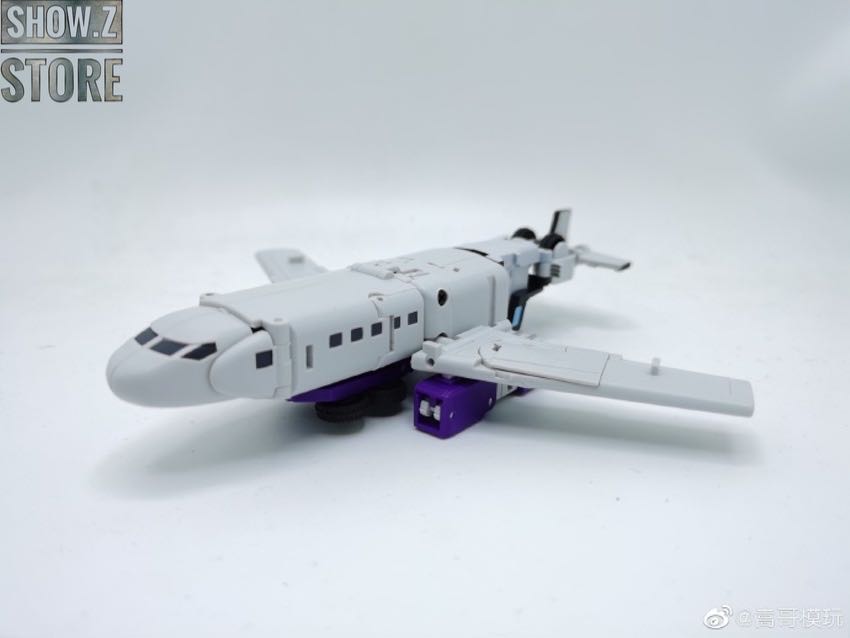 Poison (Octane) - Mechanic Studio (The Transformers) action figure collectible - Main Image 2