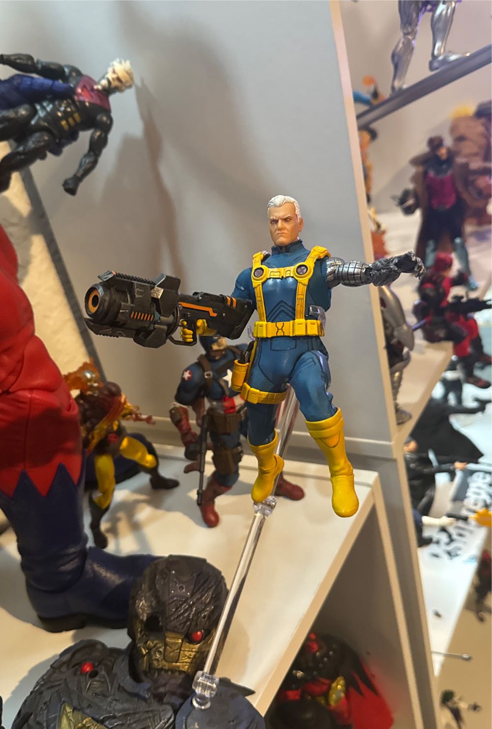 Mezco One:12 Cable (X-Men Suit Variant PX Previews Exclusive) - Mezco Toyz (X-Men) action figure collectible [Barcode 696198768619] - Main Image 3