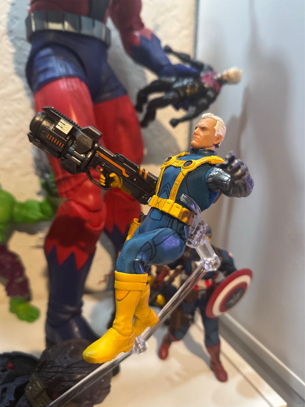 Mezco One:12 Cable (X-Men Suit Variant PX Previews Exclusive) - Mezco Toyz (X-Men) action figure collectible [Barcode 696198768619] - Main Image 4