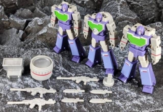 Video Team 3-Pack (Reflector) - Magic Square (The Transformers) action figure collectible - Main Image 4