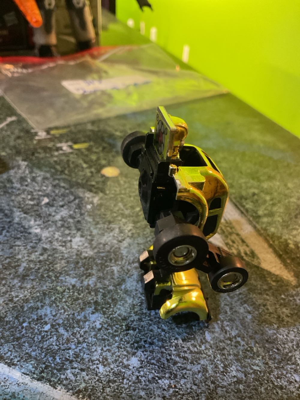 Transformers G2 Bumblebee Metallic - Hasbro (Transformers) (Transformers G2) action figure collectible - Main Image 3