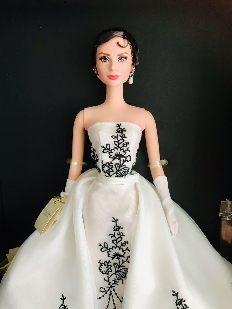 Audrey Hepburn as Sabrina Doll - Matel Inc action figure collectible [Barcode 746775170523] - Main Image 3