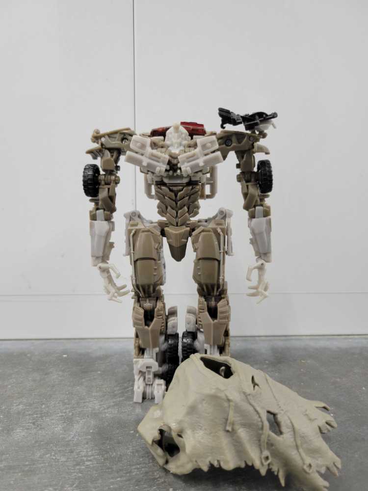 Megatron 3rd Missing parts - Hasbro (Dark Of The Moon) action figure collectible - Main Image 2