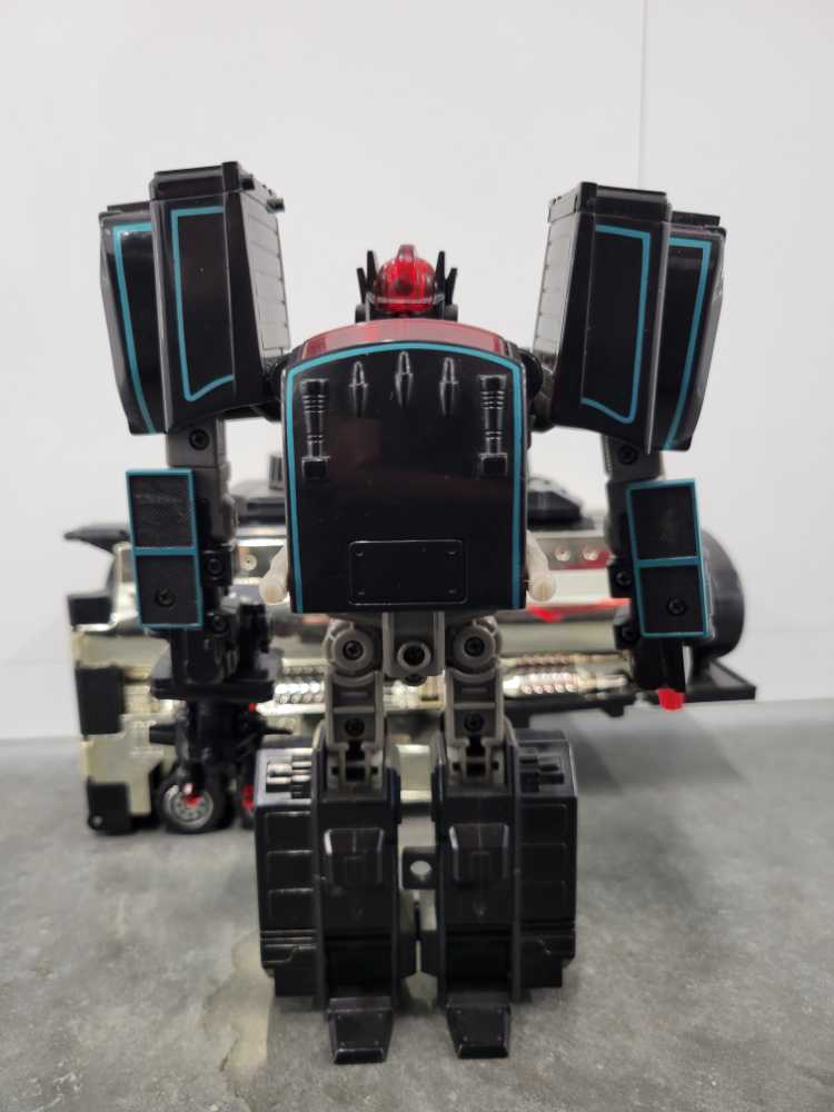 Scourge 6th Robot Mode Toys"R"Us Nemesis Prime - Hasbro (Robots In Disguise RID) action figure collectible - Main Image 4