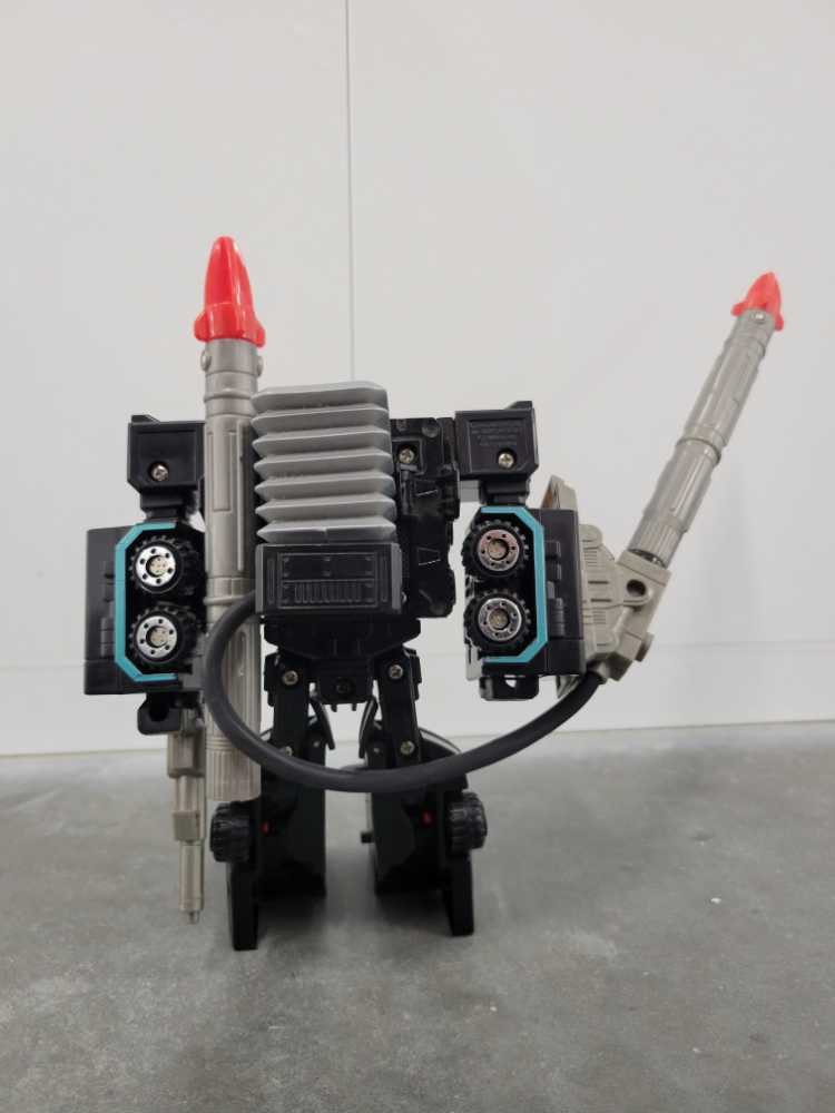 Scourge Destructicon (Robot Mode) KB Toys Nemesis Prime - Hasbro (Robots In Disguise RID) action figure collectible - Main Image 4