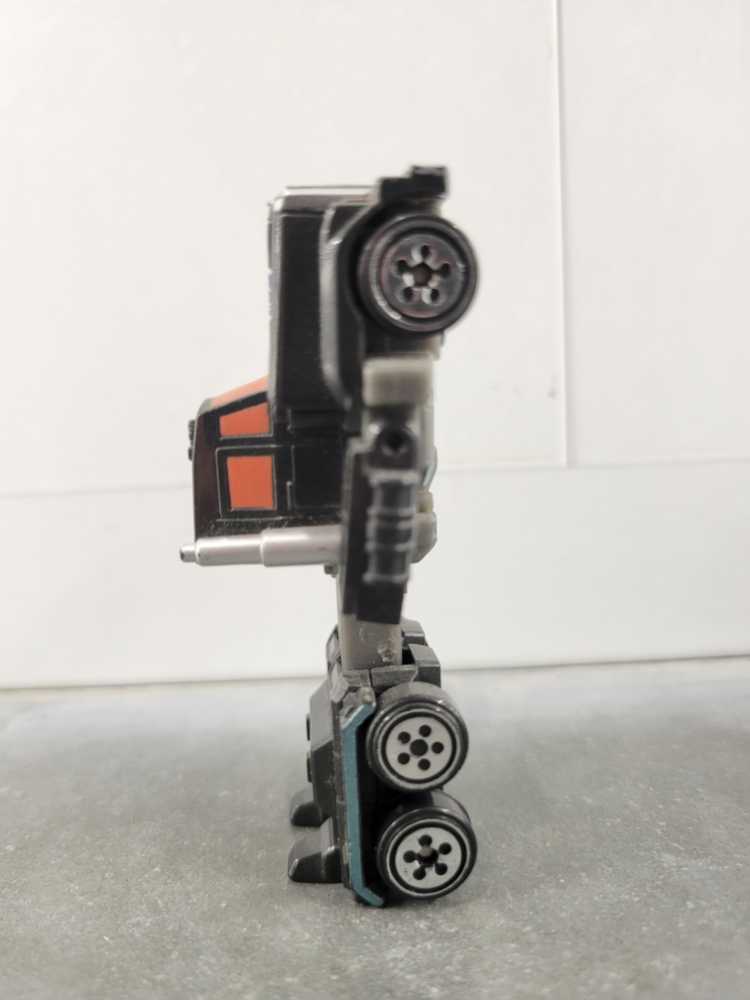 Scourge and X-Brawn (Robot Mode) Nemesis Prime - Hasbro (Robots In Disguise RID) action figure collectible - Main Image 2