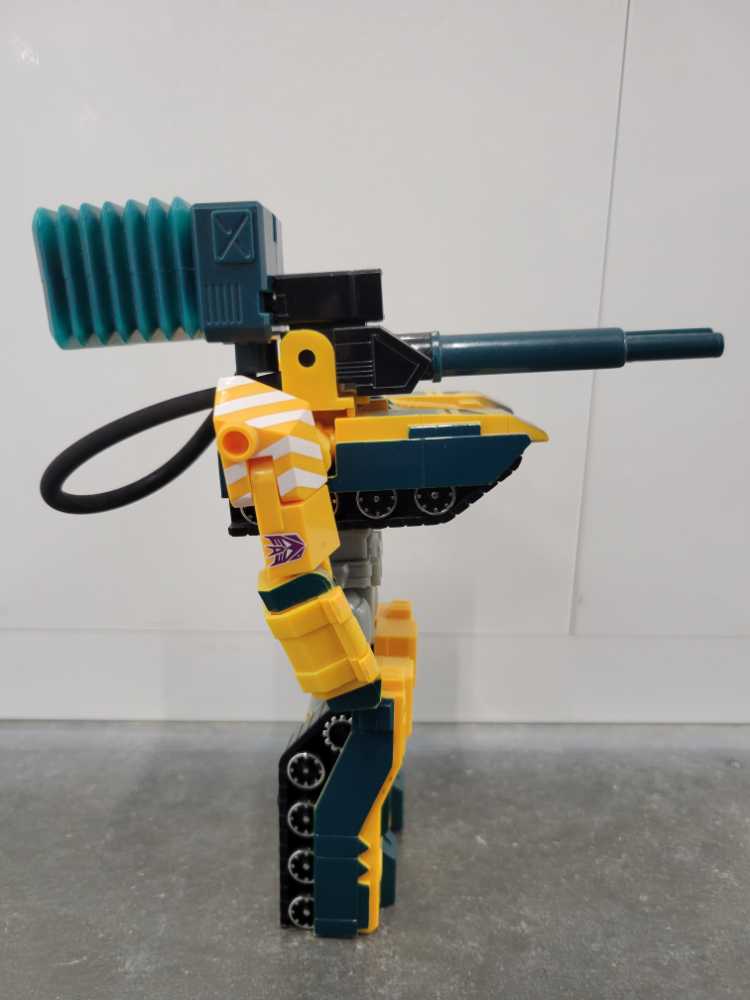 Bludgeon - Hasbro (Robots In Disguise RID) action figure collectible - Main Image 3