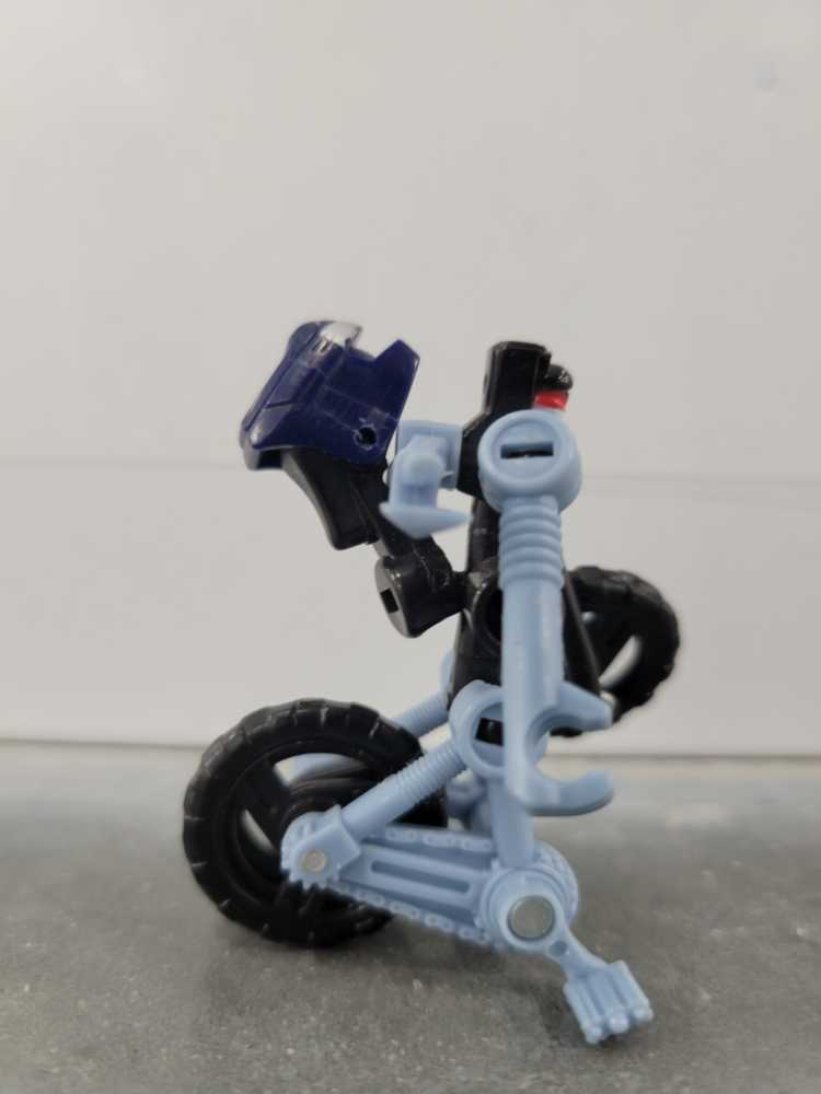 Highwire Robot Mode Street Action Team - Hasbro (Armada) action figure collectible - Main Image 2