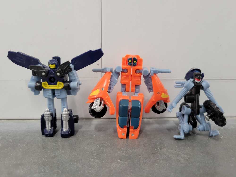 Highwire Robot Mode Street Action Team - Hasbro (Armada) action figure collectible - Main Image 4
