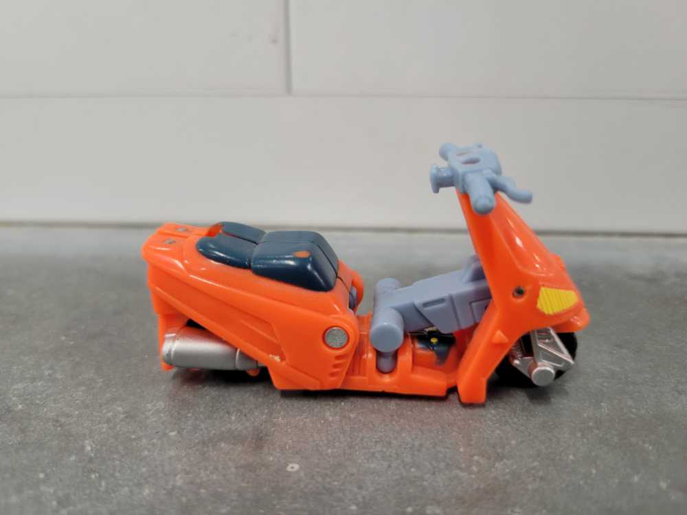 Sureshock Vehicle Mode Street Action Team - Hasbro (Armada) action figure collectible - Main Image 3
