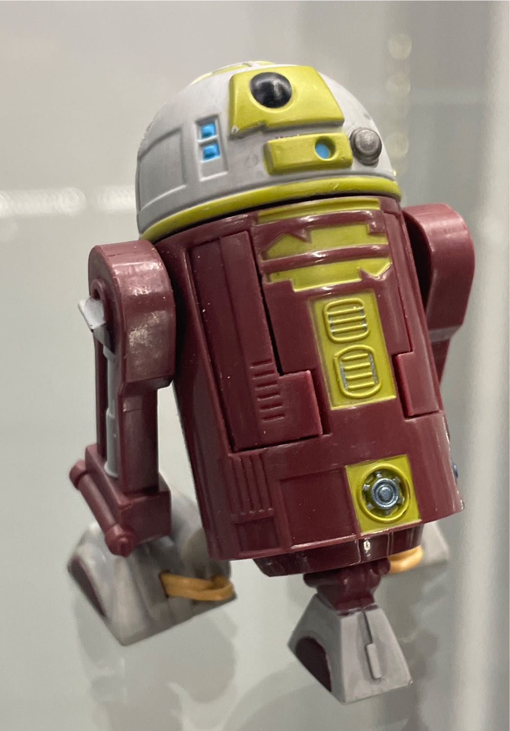 Star Wars Vehicle: Ahsoka Tano’s Jedi StarFighter - Hasbro (The Clone Wars) action figure collectible [Barcode 653569426097] - Main Image 3