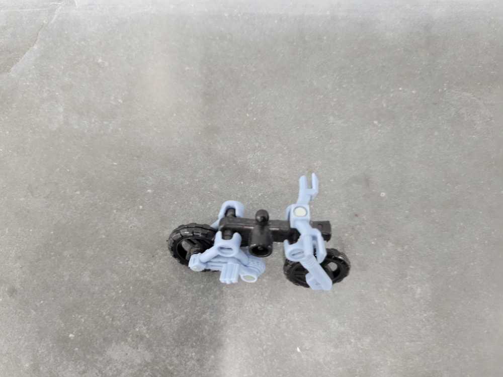 Highwire Vehicle Mode Street Action Team - Hasbro (Armada) action figure collectible - Main Image 2