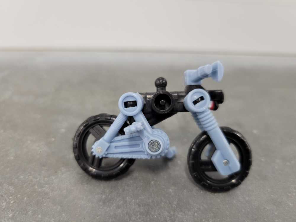 Highwire Vehicle Mode Street Action Team - Hasbro (Armada) action figure collectible - Main Image 3