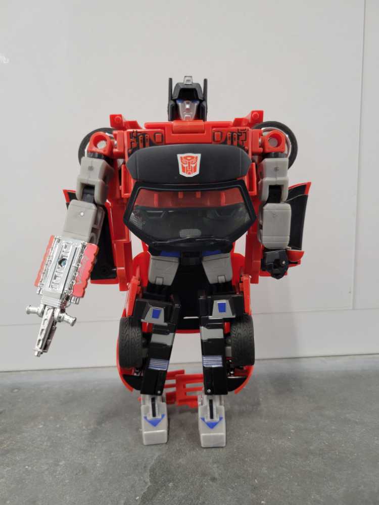 Sideswipe 2nd Robot Mode - Hasbro (Alternators) action figure collectible - Main Image 2