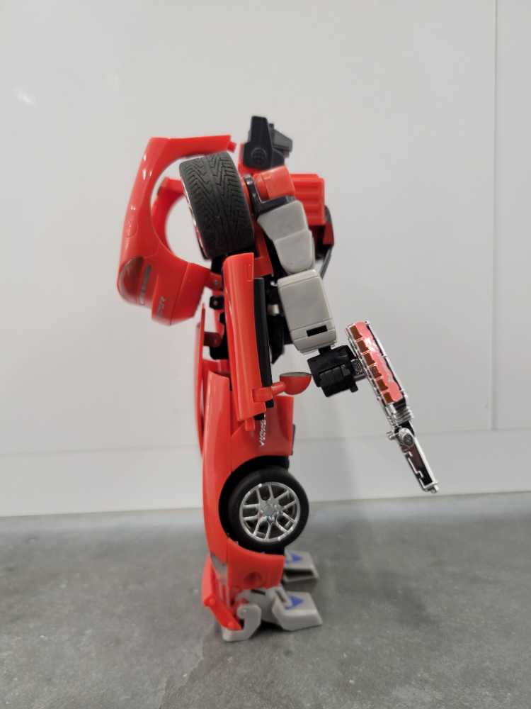Sideswipe 2nd Robot Mode - Hasbro (Alternators) action figure collectible - Main Image 3