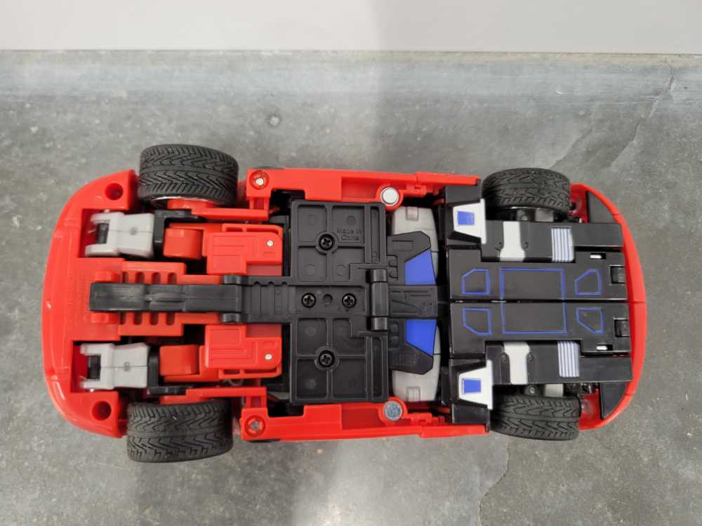 Sideswipe 3rd Vehicle Mode - Hasbro (Alternators) action figure collectible - Main Image 4