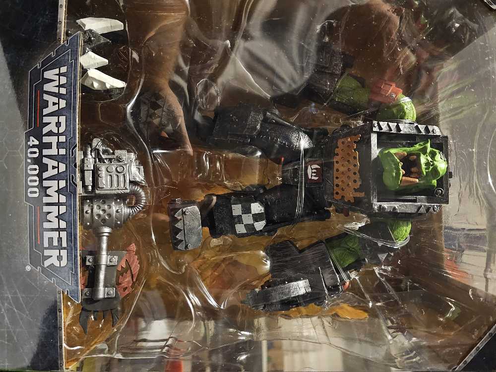 Warhammer 40k Ork: Meganob With Buzzsaw - McFarlane Toys (Orks) action figure collectible [Barcode 787926119787] - Main Image 2