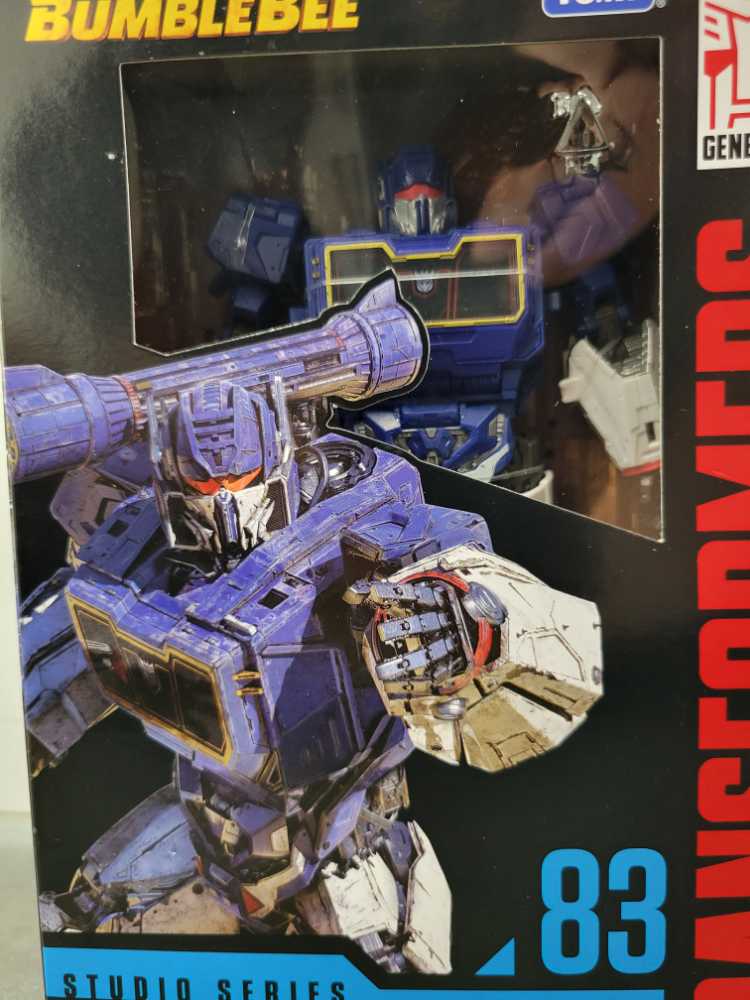 83 Soundwave Bumblebee  - Hasbro (Studio Series) action figure collectible - Main Image 2