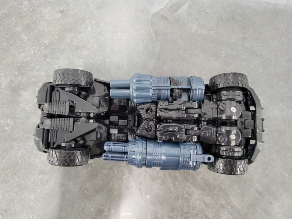 Ironhide Vehicle Mode - Hasbro (Movie) action figure collectible - Main Image 4