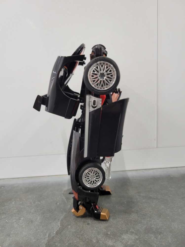 Dead End 3rd Robot Mode - Hasbro (Alternators) action figure collectible - Main Image 3