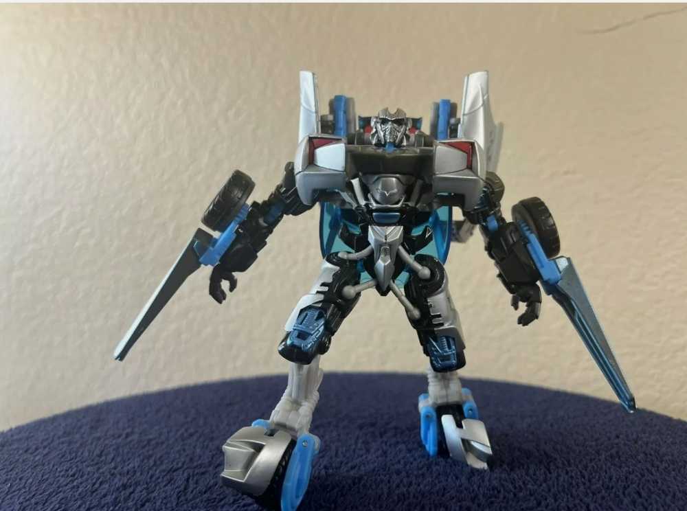 Sideswipe VS Barricade Hunters Rumble Robot Mode Target - Hasbro (Hunt For The Decepticons) action figure collectible - Main Image 4