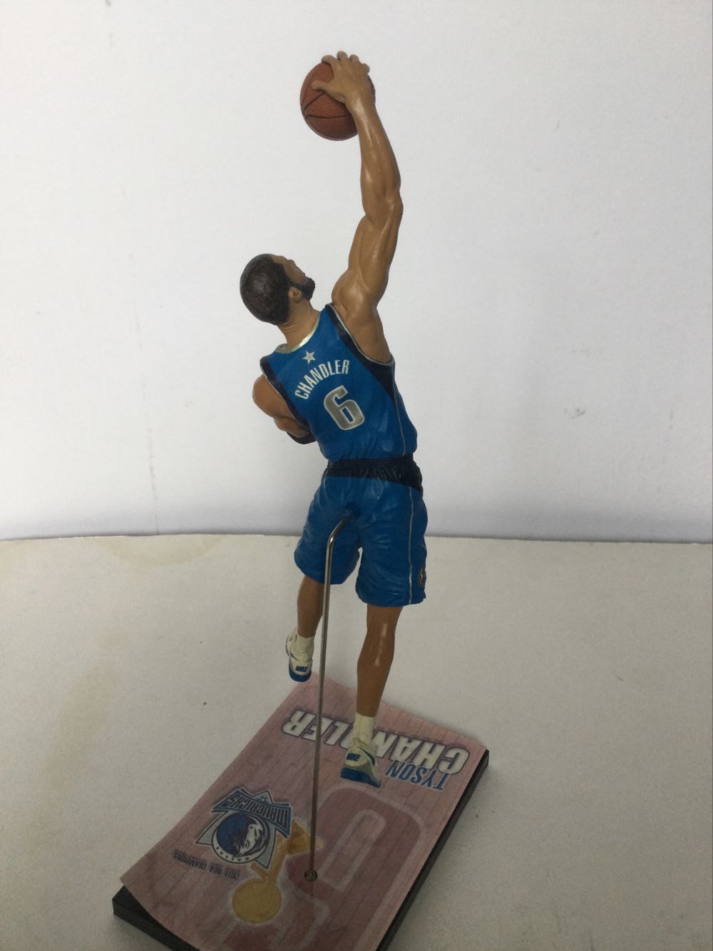 McFarlane NBA : Tyson Chandler ( Dallas Mavericks Custom ) ( via Dwight Howard Orlando Magic ) - McFarlane Toys (Mcfarlane NBA) action figure collectible - Main Image 4