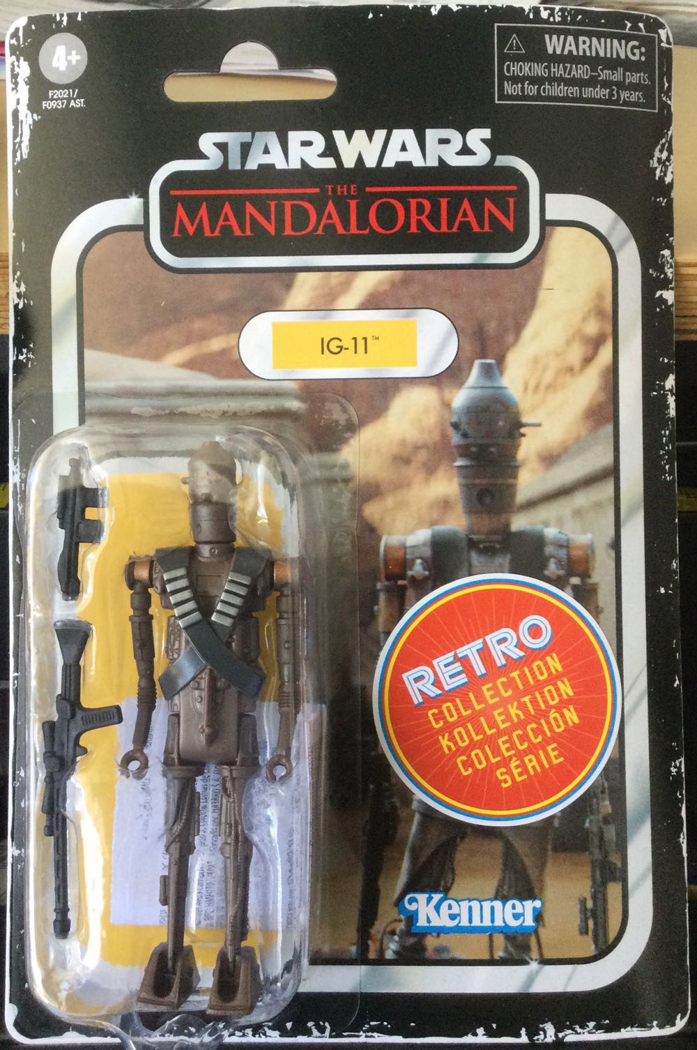 Retro Collection (Man) - IG11 - Disney/ Hasbro (The Mandalorian) action figure collectible - Main Image 1