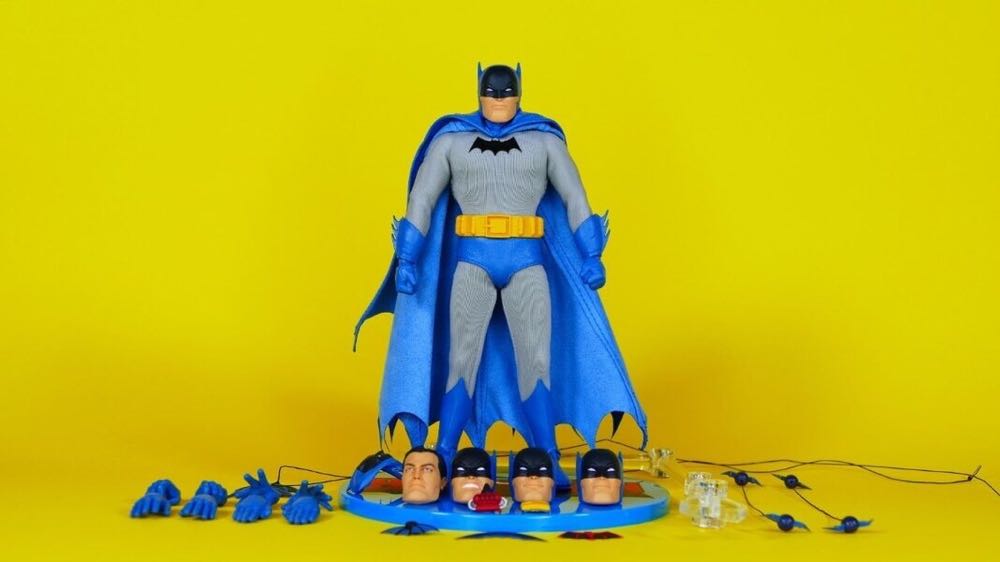 Mezco DC Golden Age Batman & Two Face  - Mezco Toyz (One:12 Collective - DC Universe - Batman - Golden Age Batman) action figure collectible [Barcode 696198764475] - Main Image 2