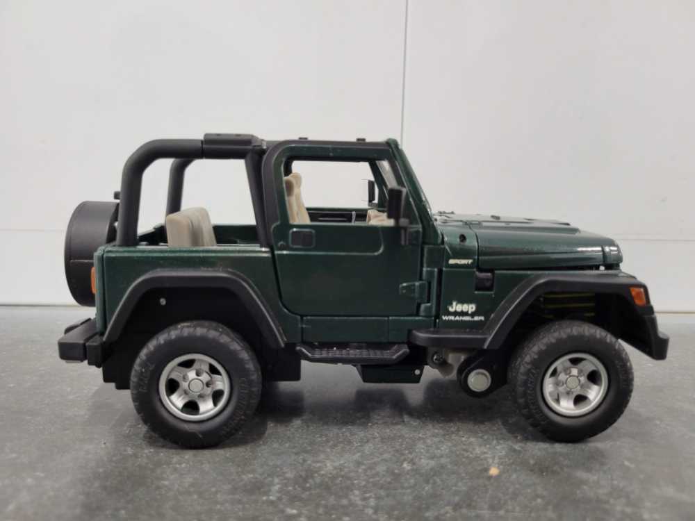 Hound 3rd Vehicle Mode - Hasbro (Alternators) action figure collectible - Main Image 3