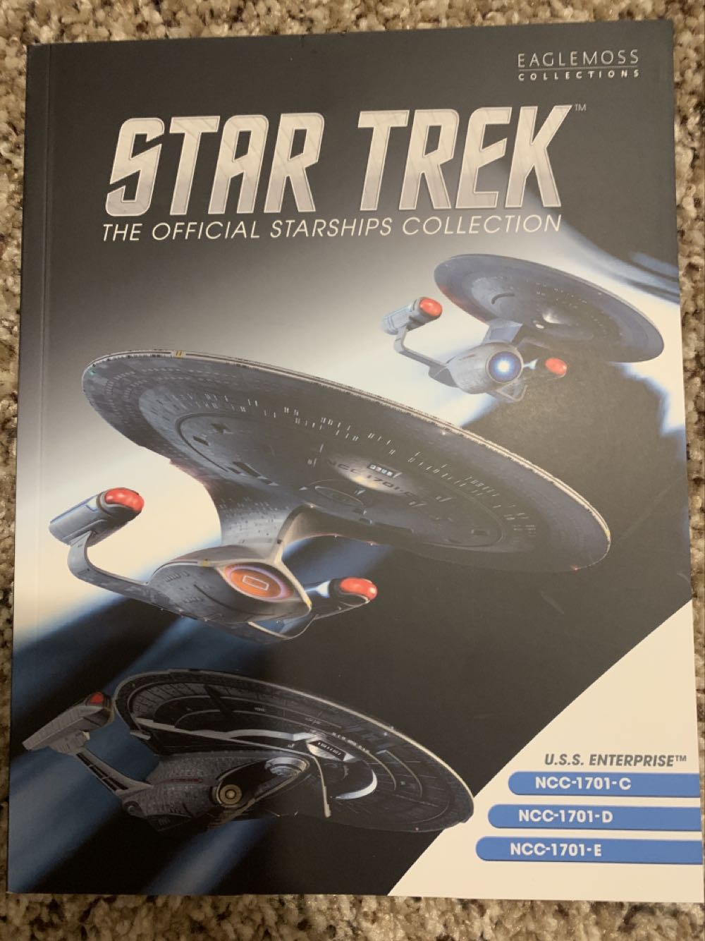 Star Trek: USS Enterprise 1701-D - Eaglemoss Collections (Eaglemoss Star Trek) action figure collectible - Main Image 2