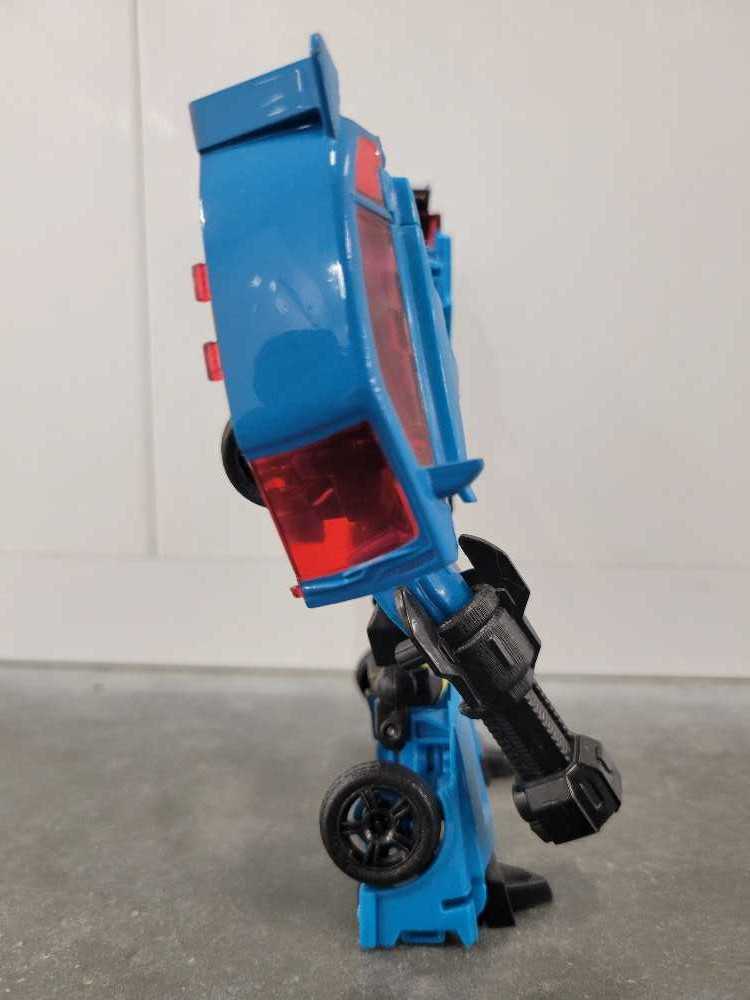 Rumble Robot Mode - Hasbro (Prime) action figure collectible - Main Image 3