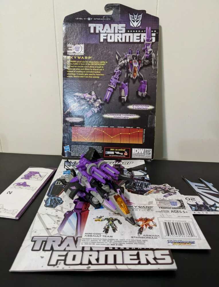 Skywarp Robot Mode Fall Of Cybertron FOC - Hasbro (Generations War For Cybertron) action figure collectible - Main Image 2