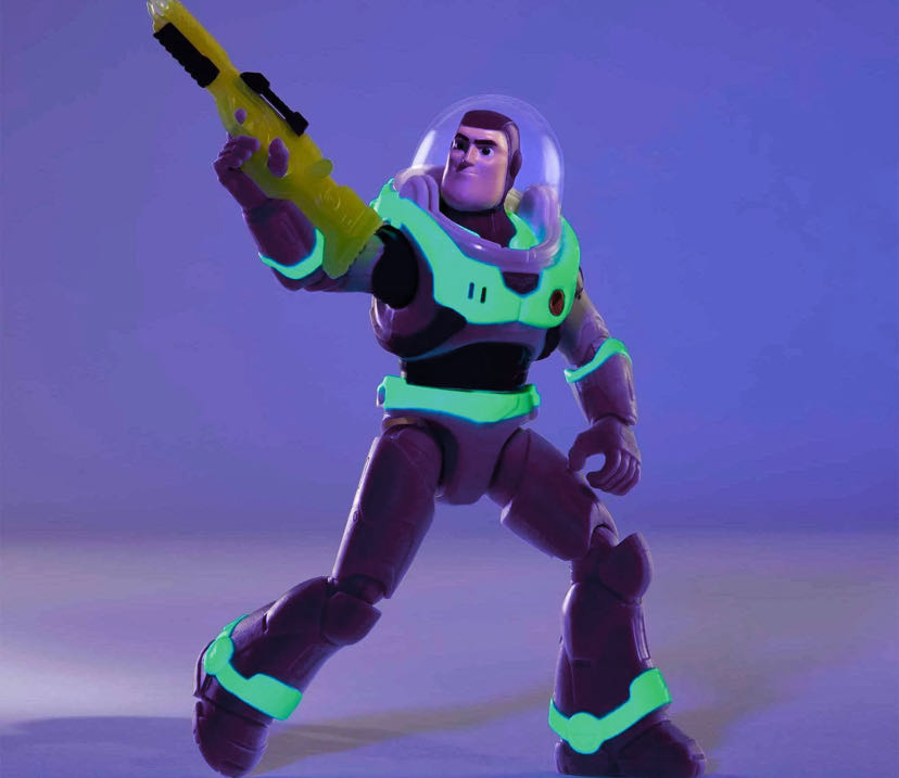 Lightyear 5” Glow: SPACE RANGER ALPHA BUZZ LIGHTYEAR with BB-93 Laser Rifle - Mattel (Disney•Pixar) action figure collectible [Barcode 194735068814] - Main Image 2