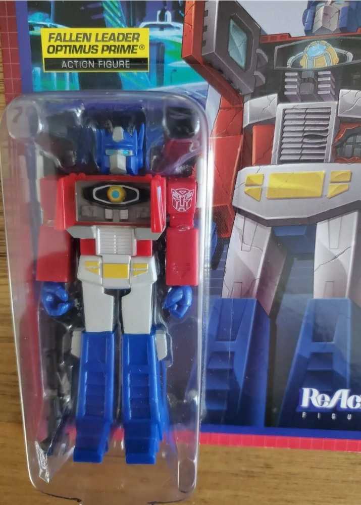 Optimus Prime (Fallen Leader) - Super7 (Transformers: Reaction) action figure collectible [Barcode 840049820654] - Main Image 3