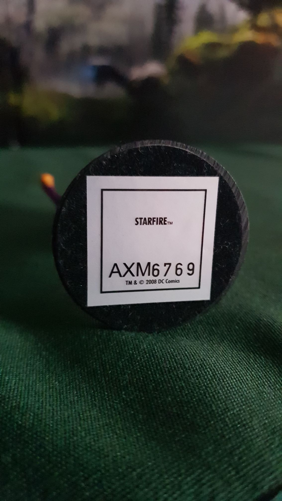 DC Comics - Starfire  action figure collectible - Main Image 2