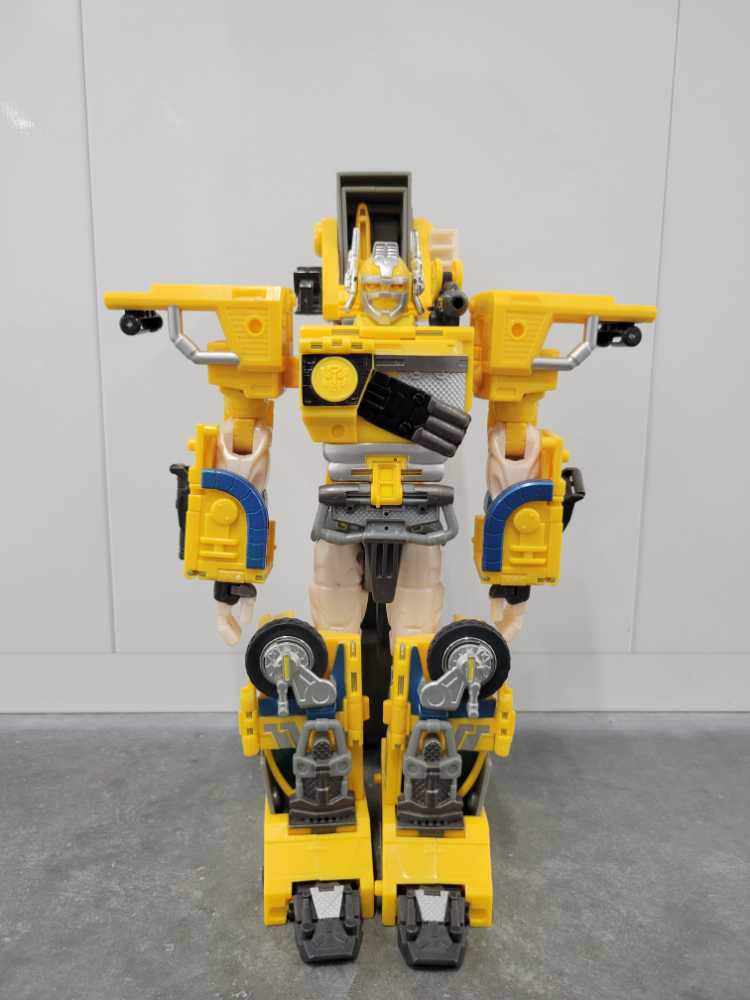 Optimus Prime Sam’s Club (Robot Mode) - Hasbro (Universe) action figure collectible - Main Image 2