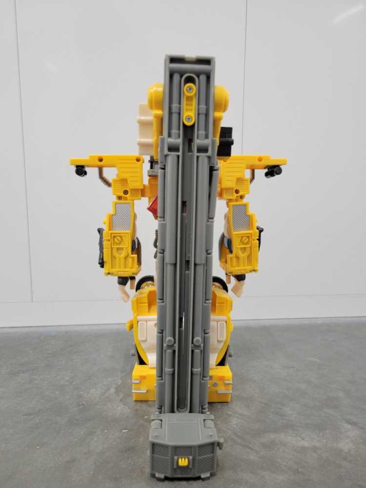 Optimus Prime Sam’s Club (Robot Mode) - Hasbro (Universe) action figure collectible - Main Image 4