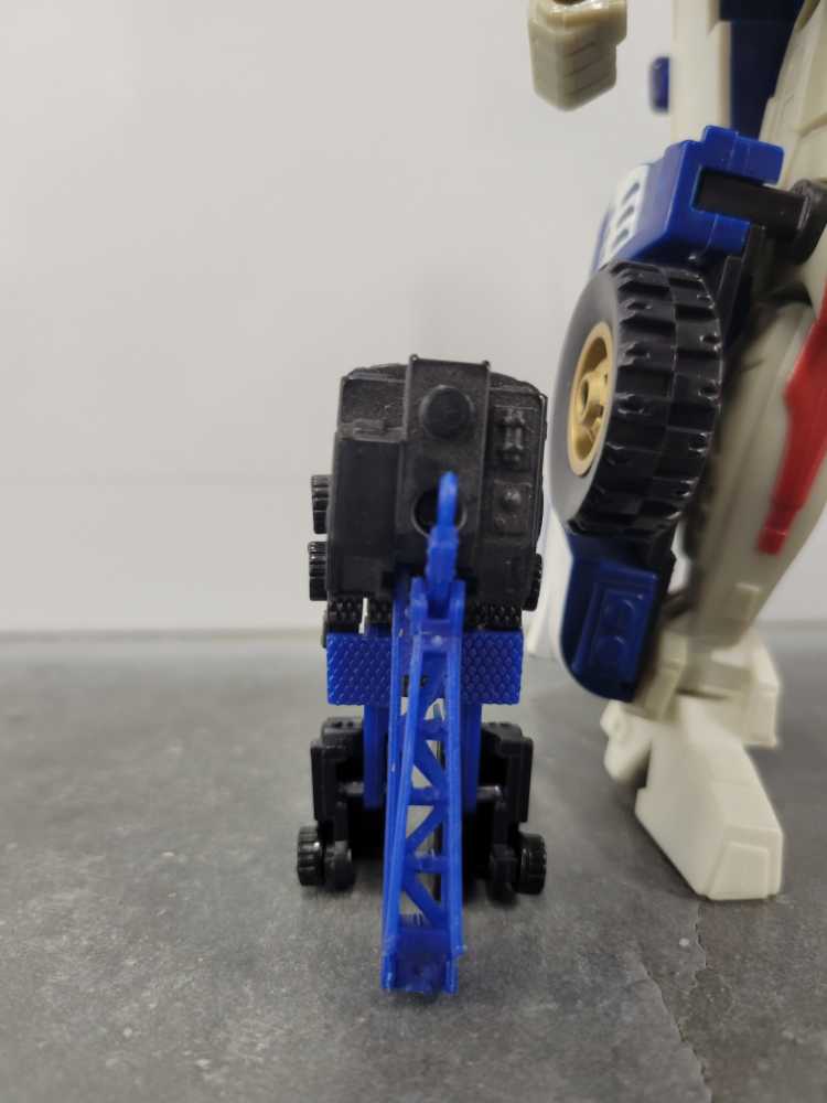 Long Arm, with Prowl - Hasbro (Energon) action figure collectible - Main Image 3